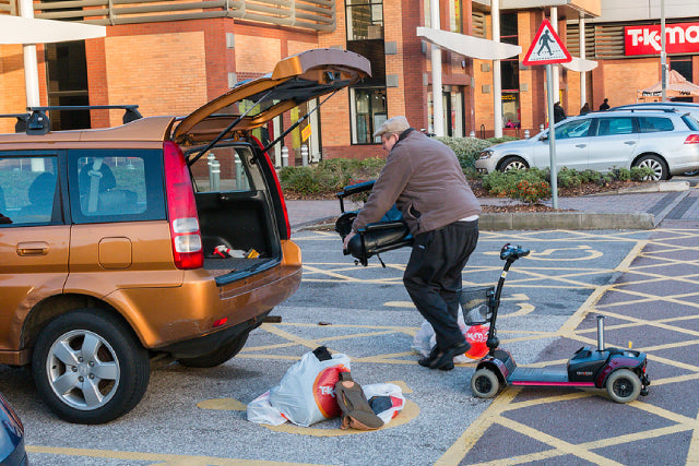 Do’s & Don’ts of Using a Mobility Scooter in Shopping Malls