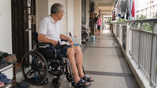 Why I Started Avoiding Certain Corridors After Neighbours Began Noticing Every Move